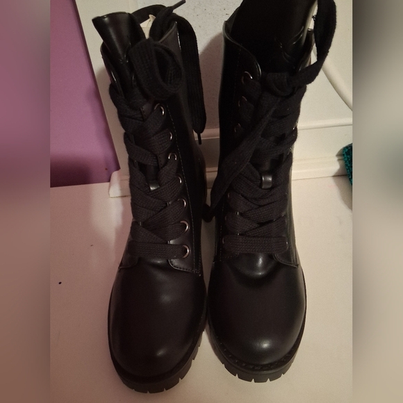 hinge Shoes - Hinge Black Combat Boots